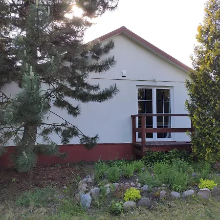 Dom Nad Jeziorem 度假居 Szteklin