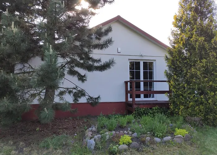 Dom Nad Jeziorem Semesterbostad Szteklin